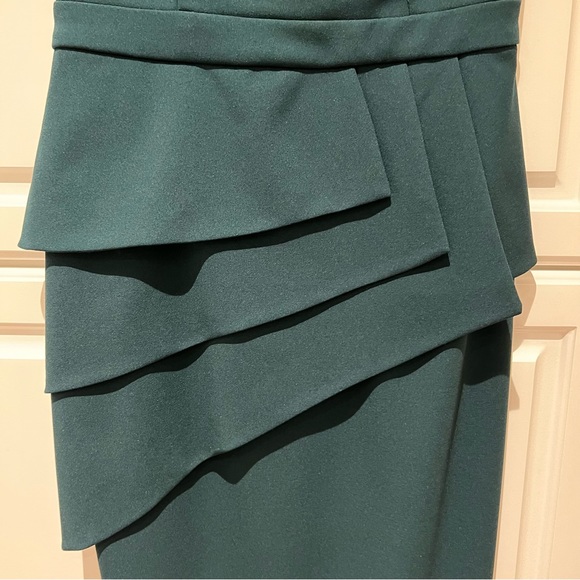 XSCAPE Dress Emerald Pine Green Prom Size 10 NWT Off-The-Shoulder Peplum Gown - Picture 8 of 16